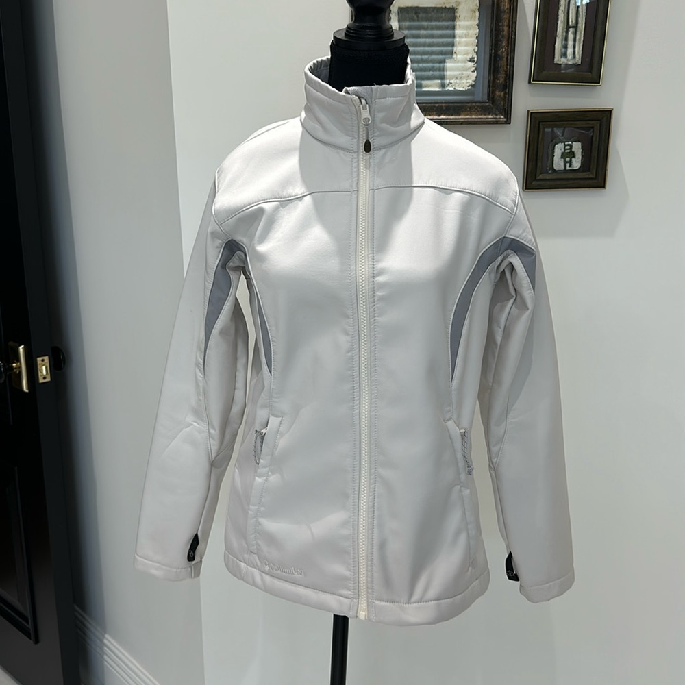 Columbia cross country skiing, hiking jacket, like new, very comfortable!